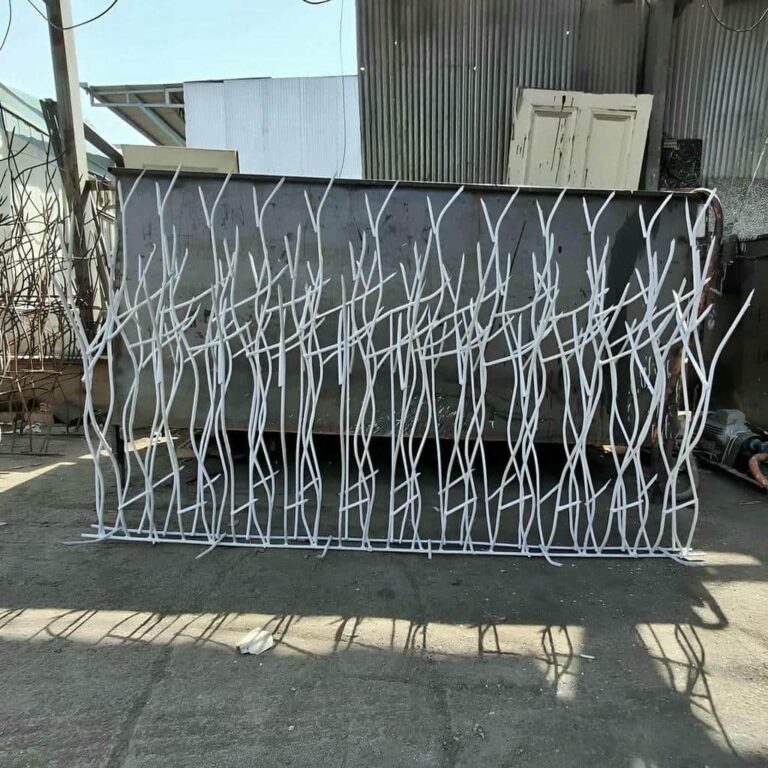 محاسبه قیمت هر متر حفاظ نرده شاخ گوزنی برای روی دیوار
