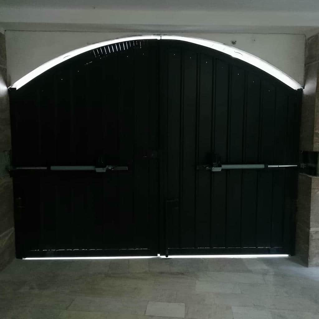نصب جک درب پارکینگ اتوماتیک در فشم
