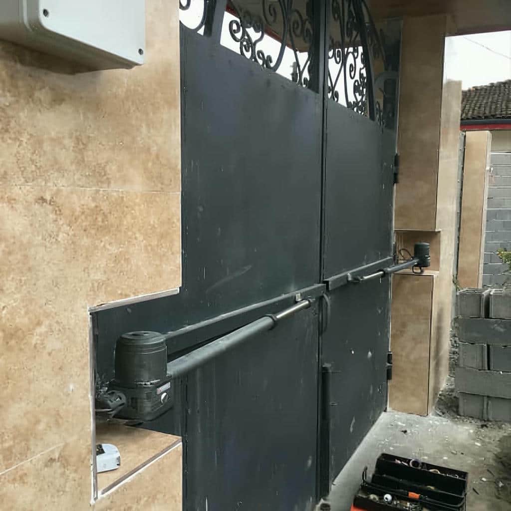 نصب جک درب پارکینگ اتوماتیک در بندر بوشهر