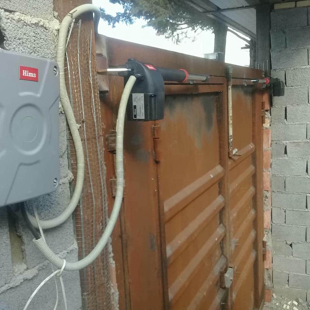جک درب پارکینگ در بندر بوشهر