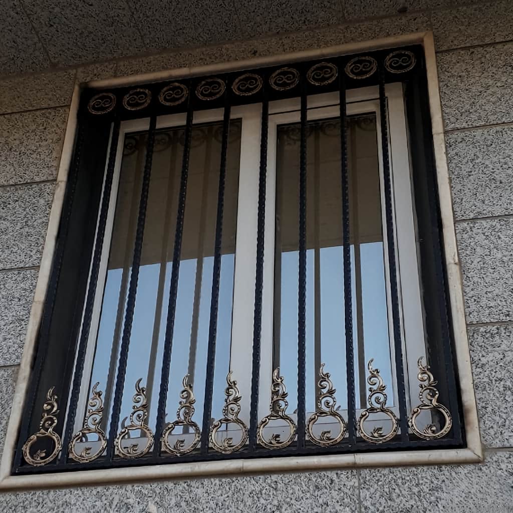 خرید حفاظ پنجره فرفورژه مدرن در آبسرد