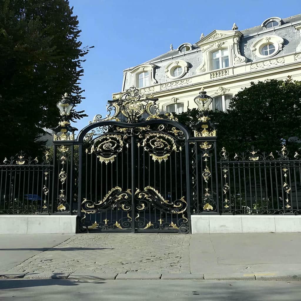 درب حیاط در نیشابور