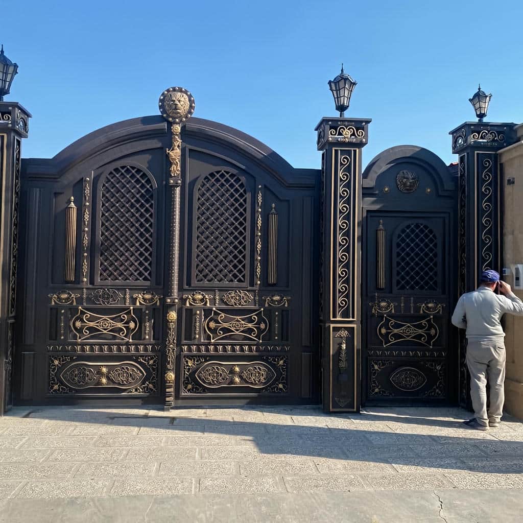 درب حیاط در عظیمیه کرج
