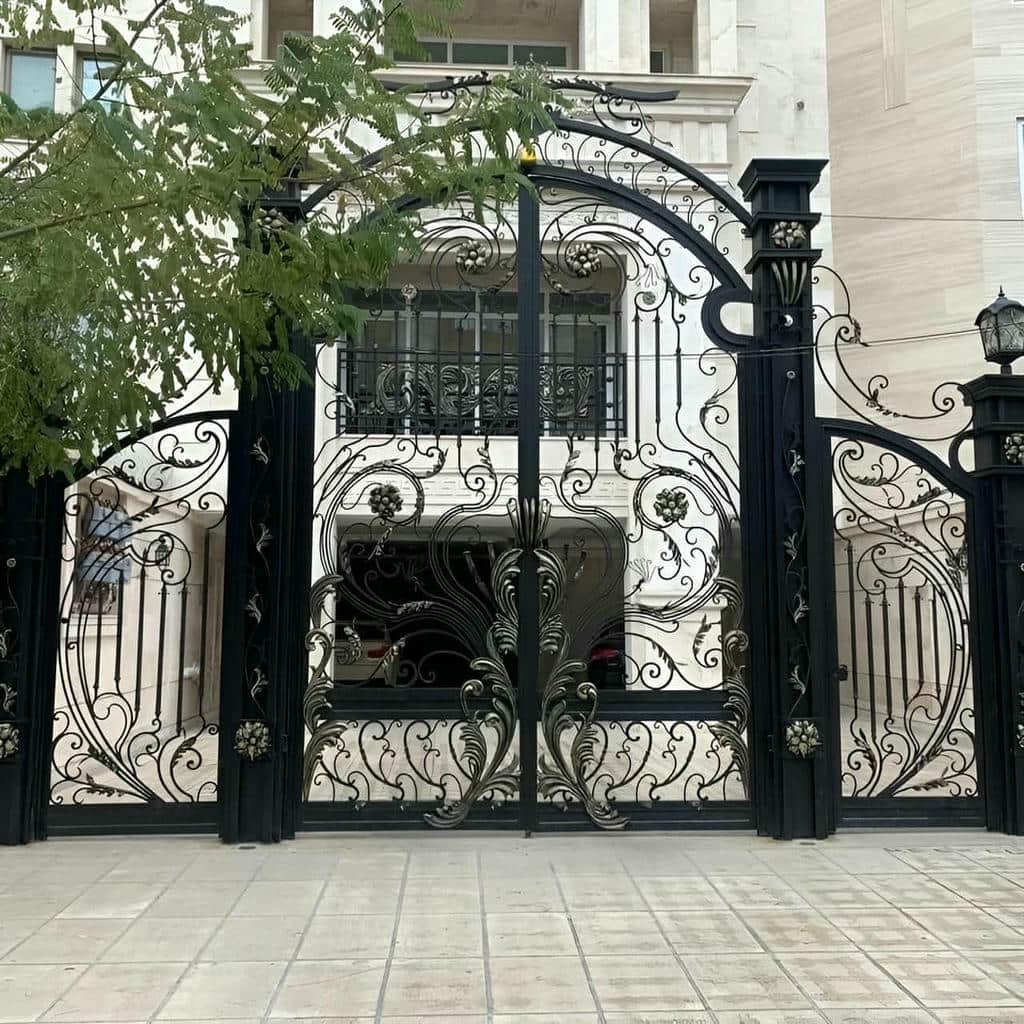 درب حیاط در نوشهر