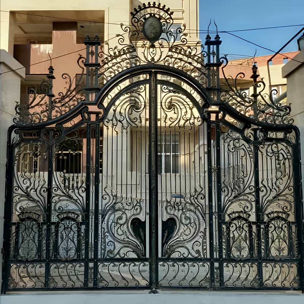 نصب درب حیاط پروفیل سنگین در ارومیه