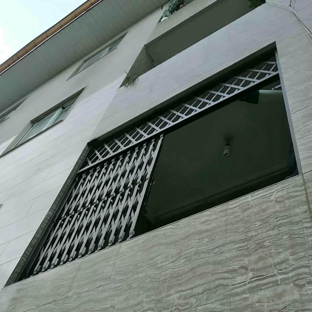 نصب درب آکاردئونی چهارگل در یاسوج
