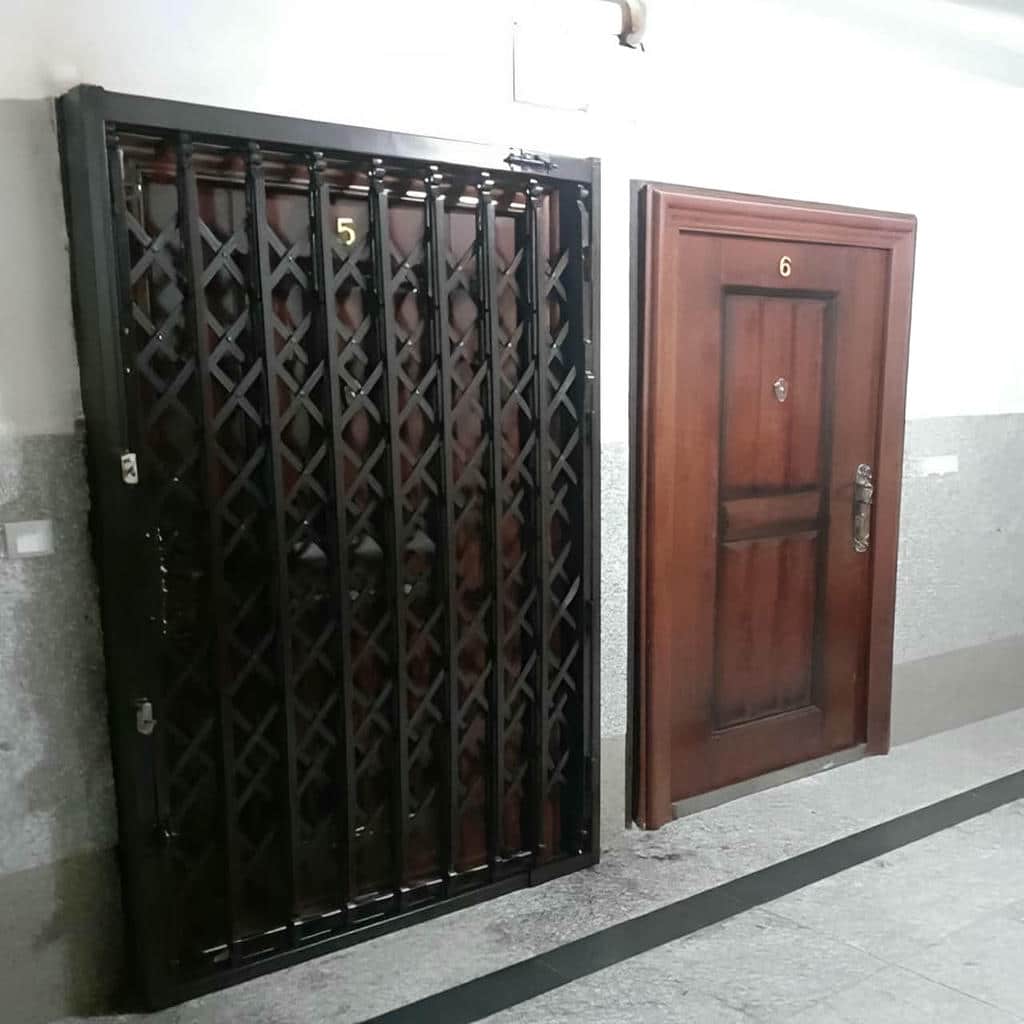 نصب درب آکاردئونی تمام گل در نسیم شهر