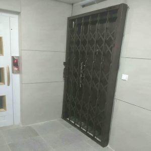 درب آکاردئونی فلزی در محمدشهر