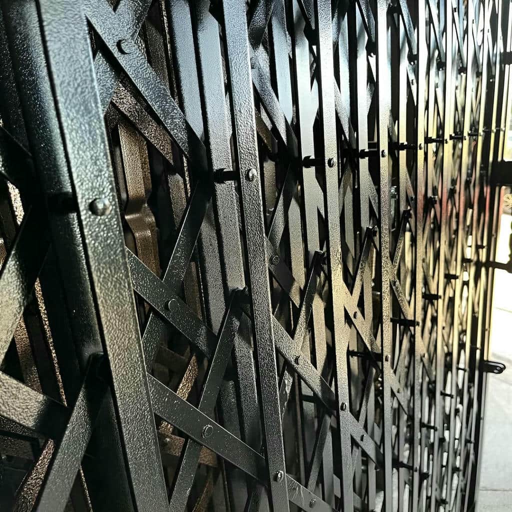 قیمت درب آکاردئونی سهگل در قشم