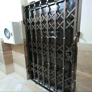درب آکاردئونی در سمنان