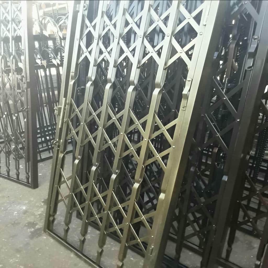 قیمت درب آکاردئونی سه گل در مشهد