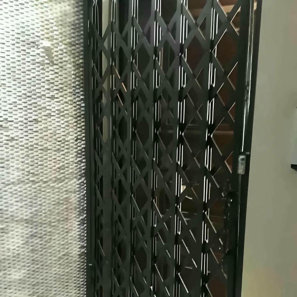 کارخانه درب آکاردئونی تاشو کم‌جا در همدان