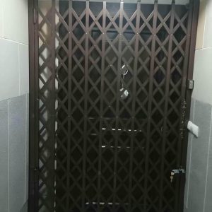 درب آکاردئونی در محمودآباد