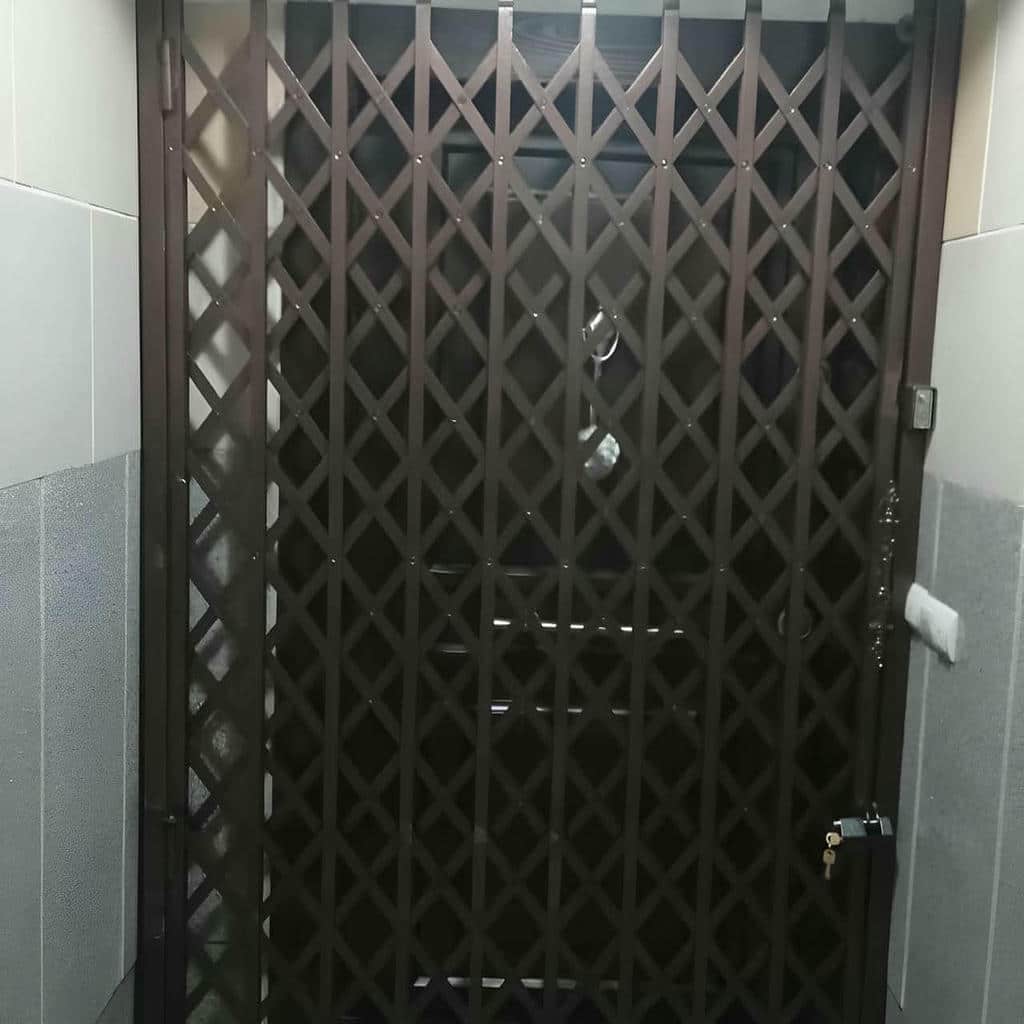 درب آکاردئونی در محمودآباد