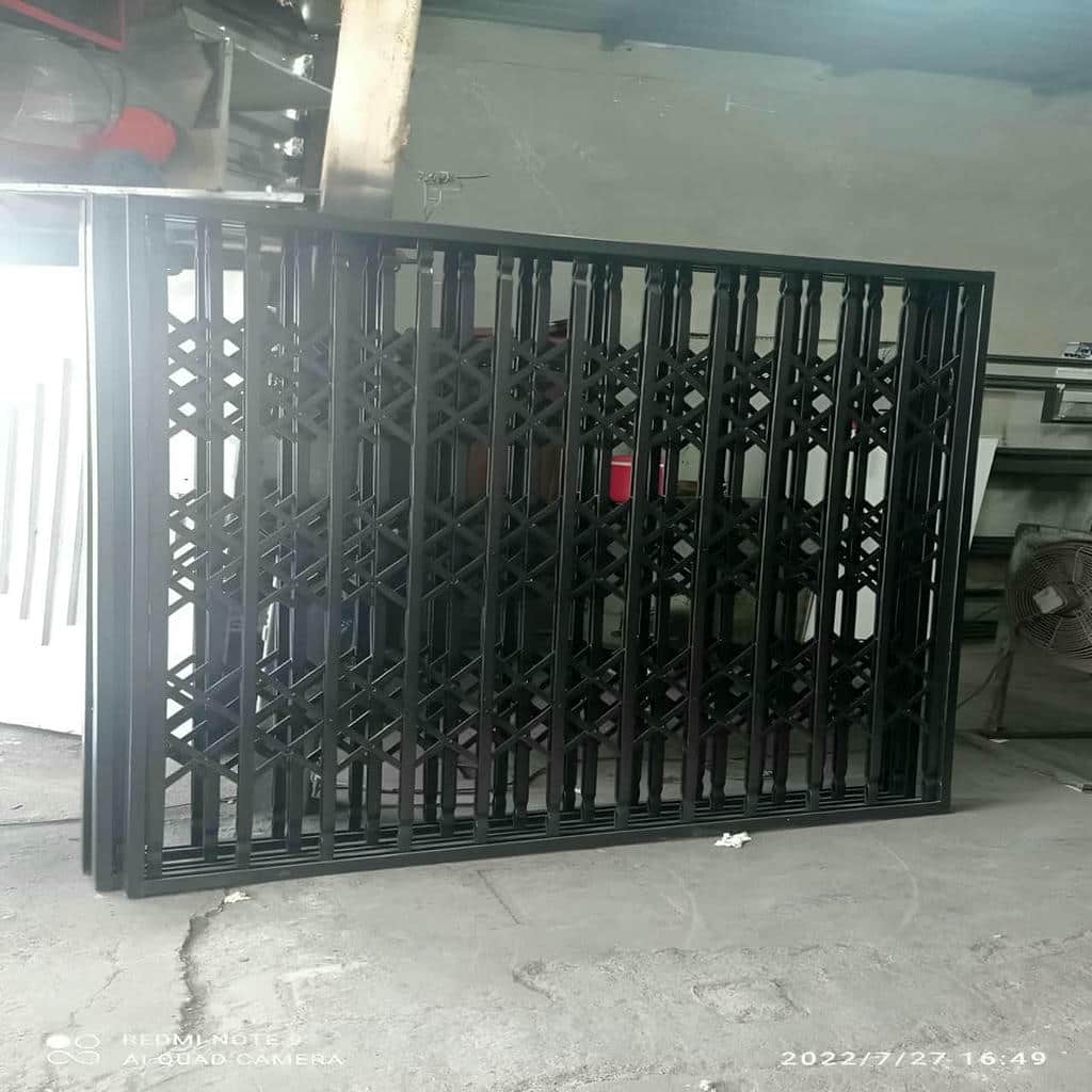 درب آکاردئونی در چابهار