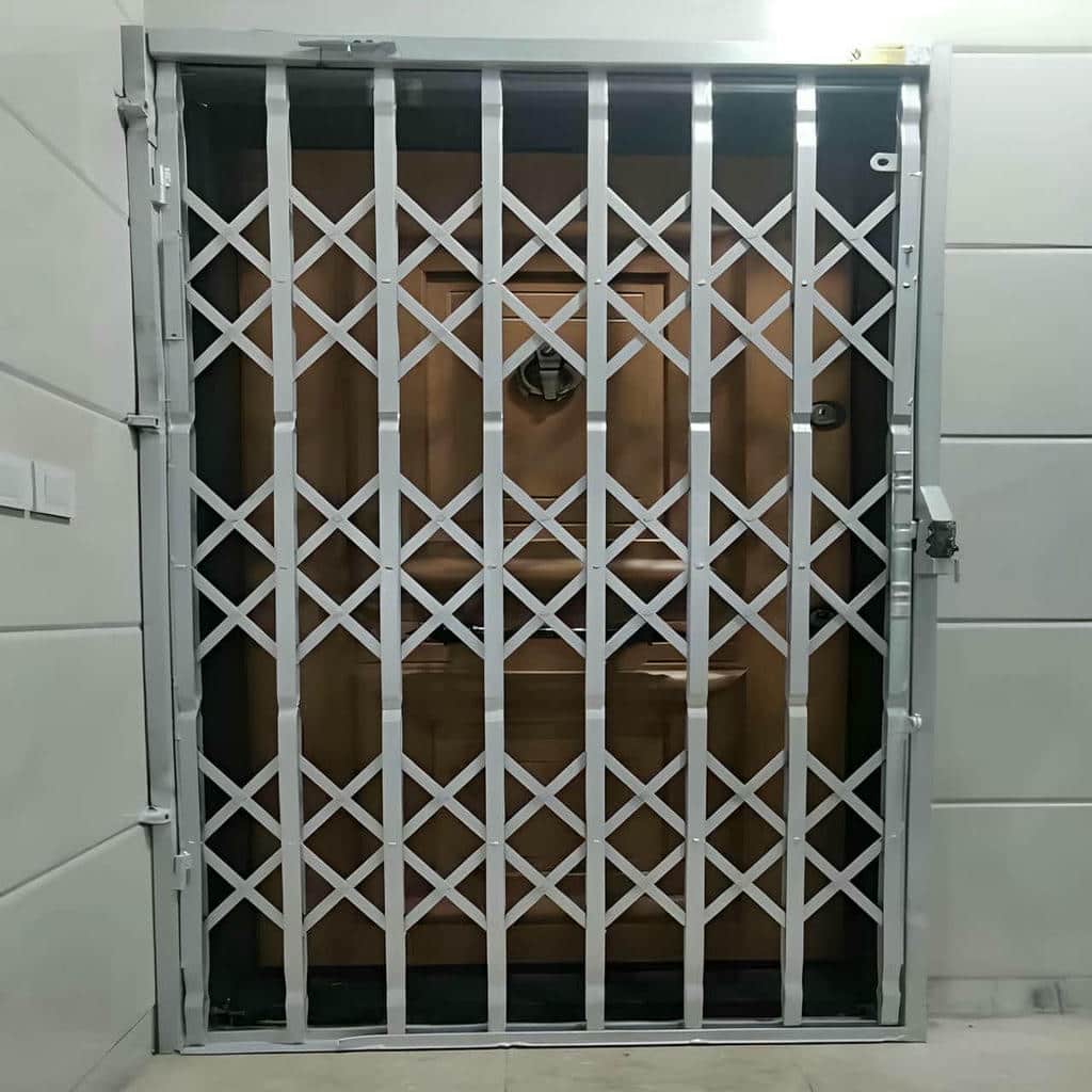 قیمت درب آکاردئونی سه گل در ایرانشهر
