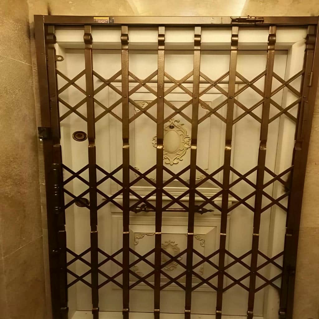 خرید درب آکاردئونی کم‌جا در محمودآباد