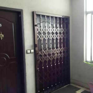 درب آکاردئونی در ساوه