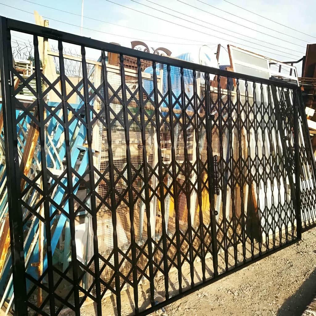 درب آکاردئونی در تهران