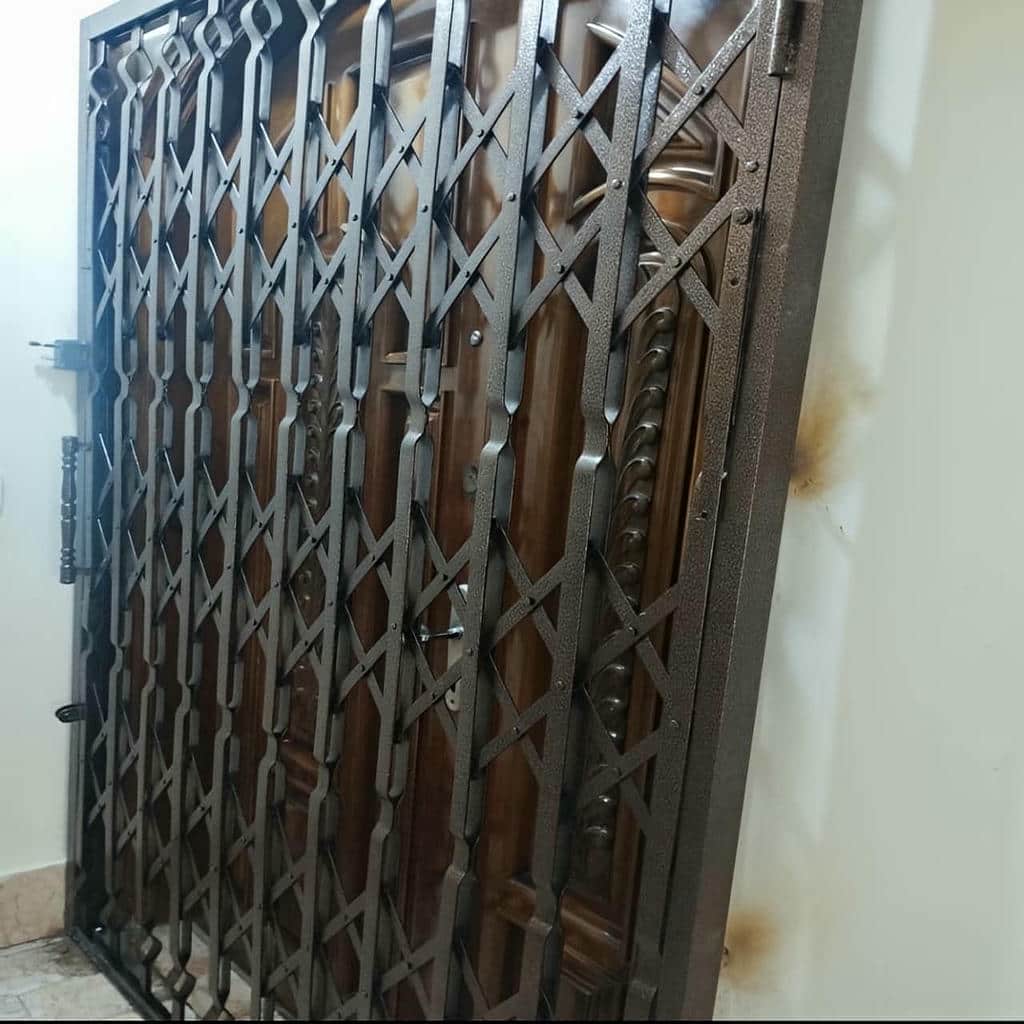 خرید درب آکاردئونی کم‌جا در نوشهر