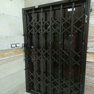 درب آکاردئونی در مهرشهر کرج
