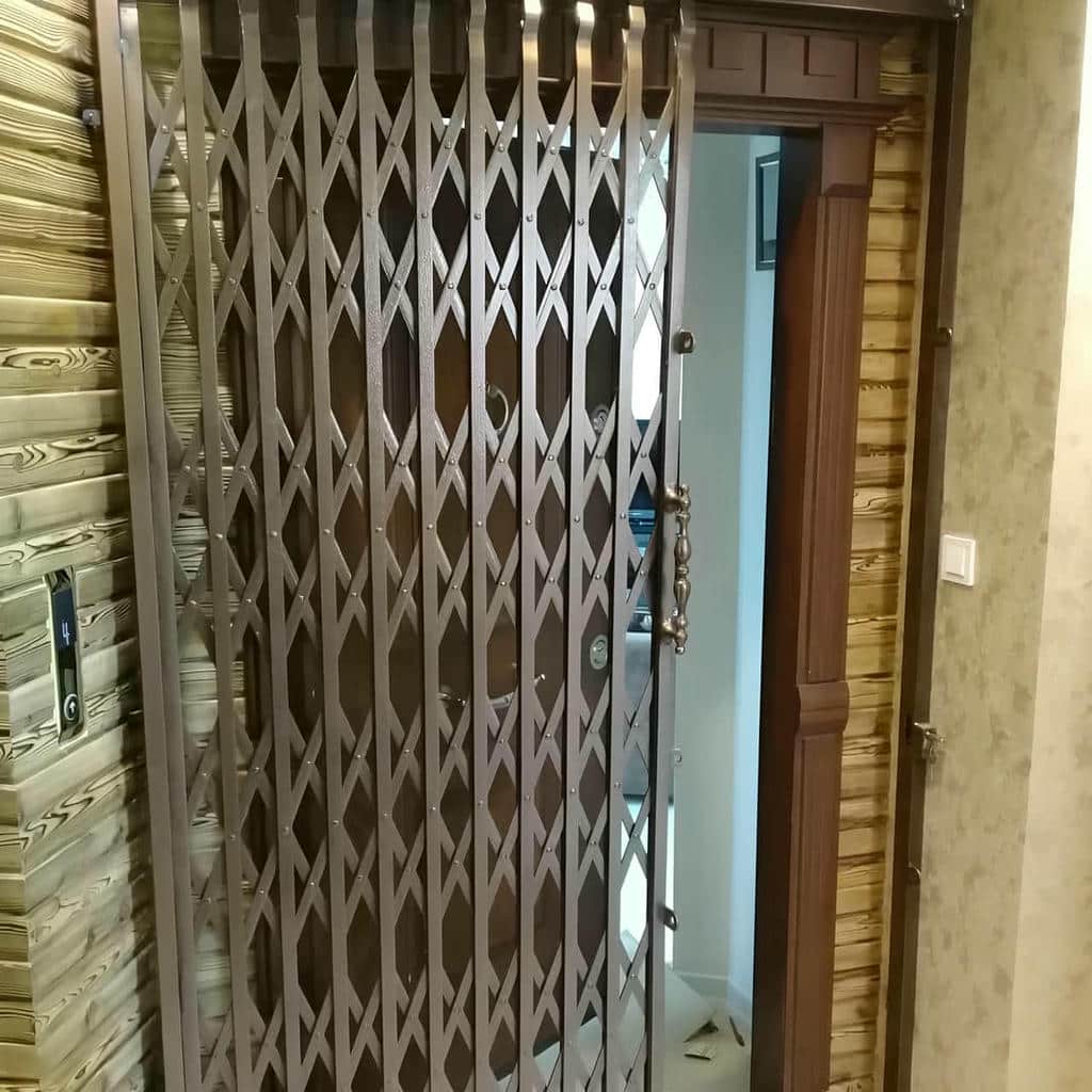 نصب درب آکاردئونی چهارگل در اراک