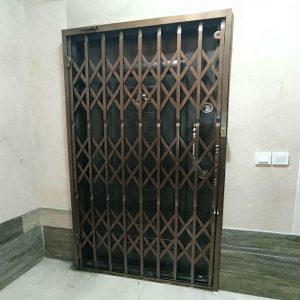 درب آکاردئونی در قشم