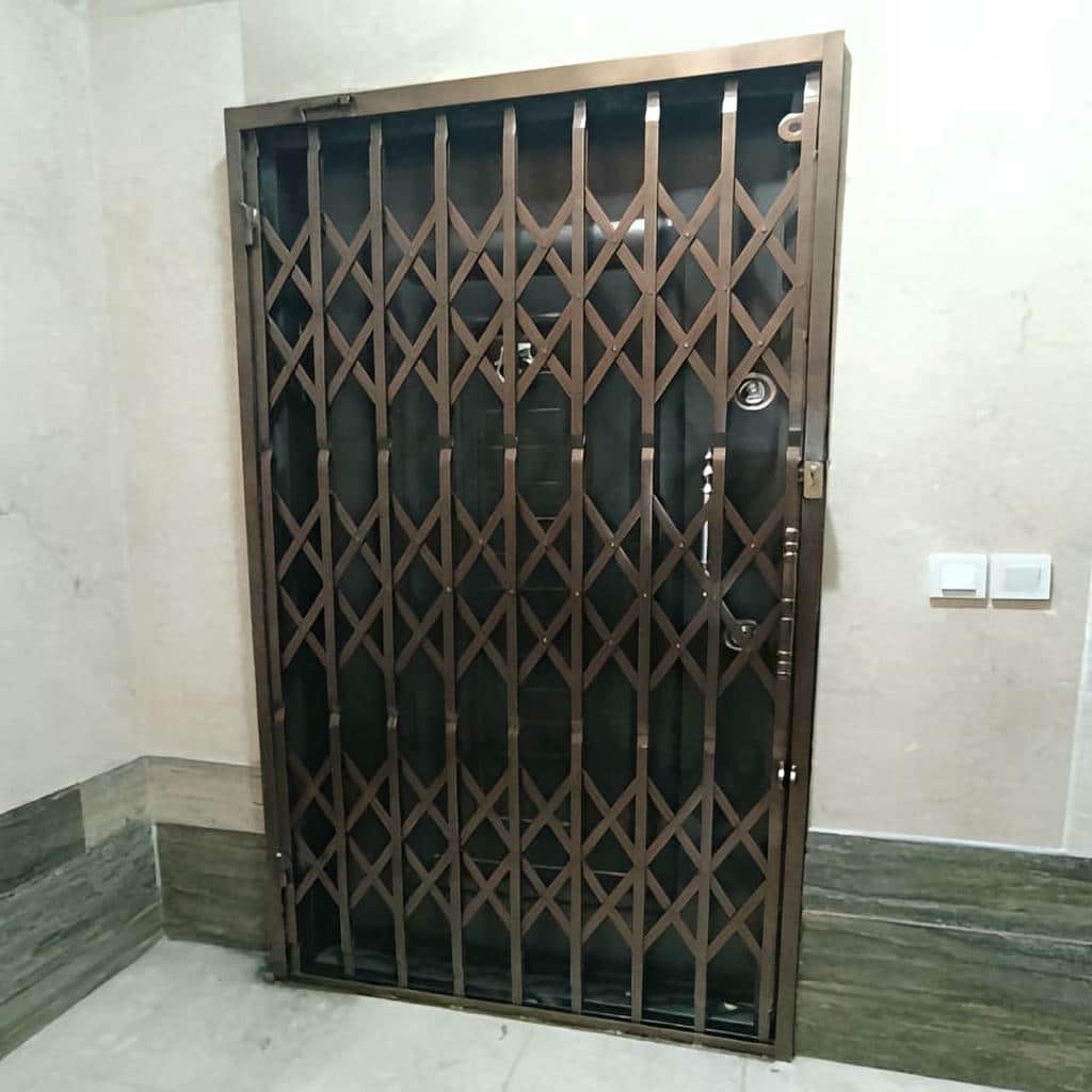 درب آکاردئونی در قشم