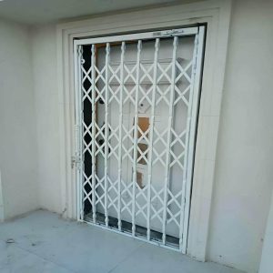 درب آکاردئونی در همدان