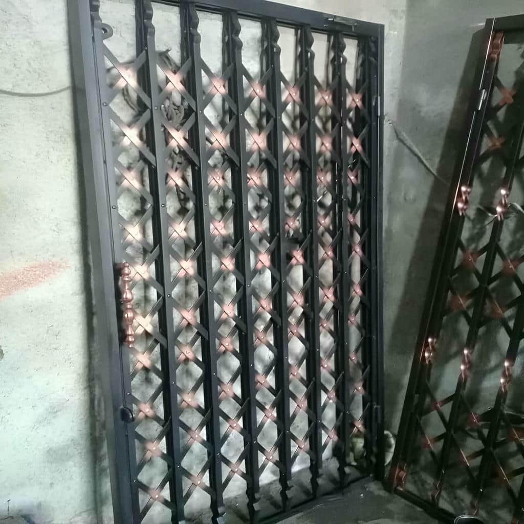 نصب درب آکاردئونی دوگل در استان مازندران