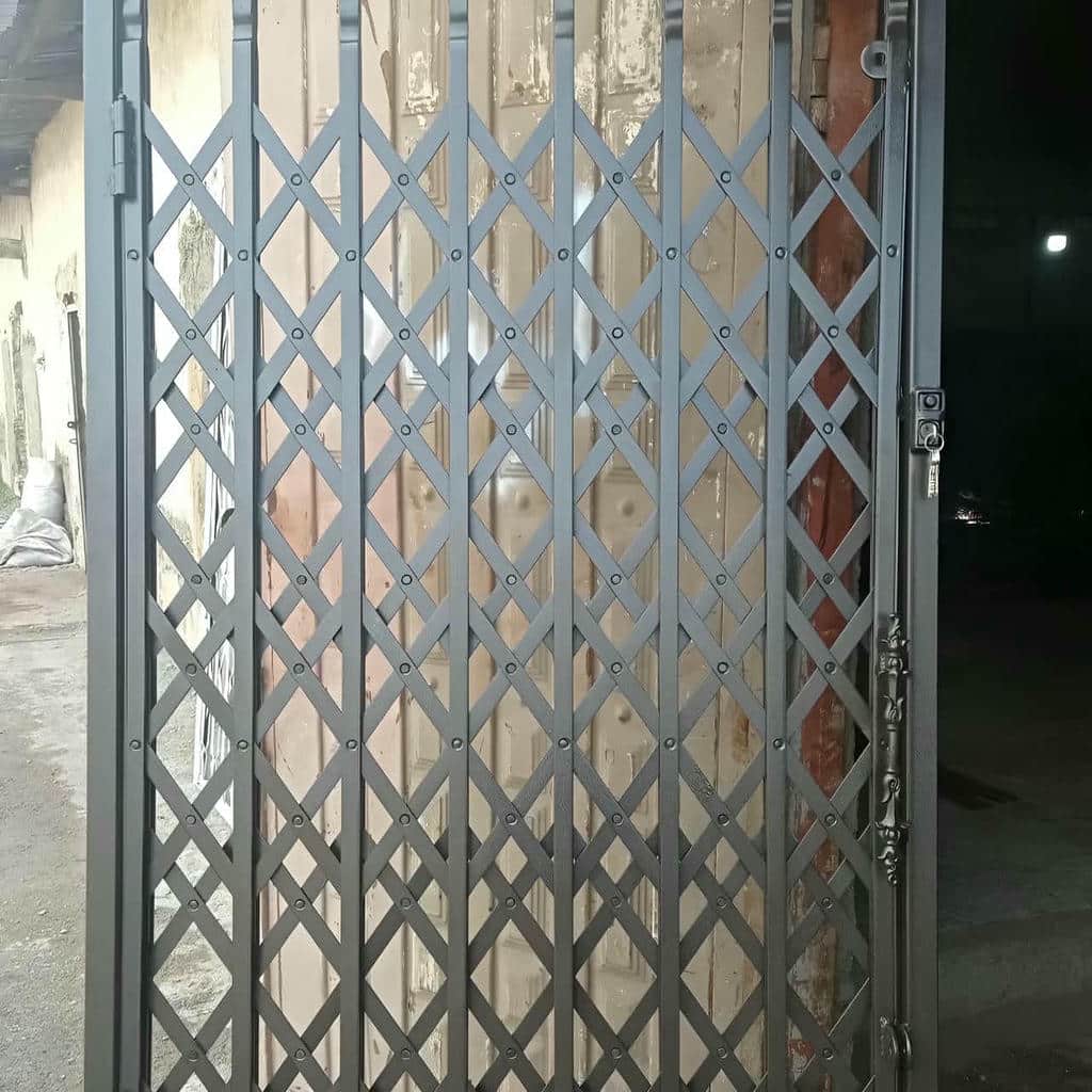 خرید درب آکاردئونی قفل ضدبرش در یزد
