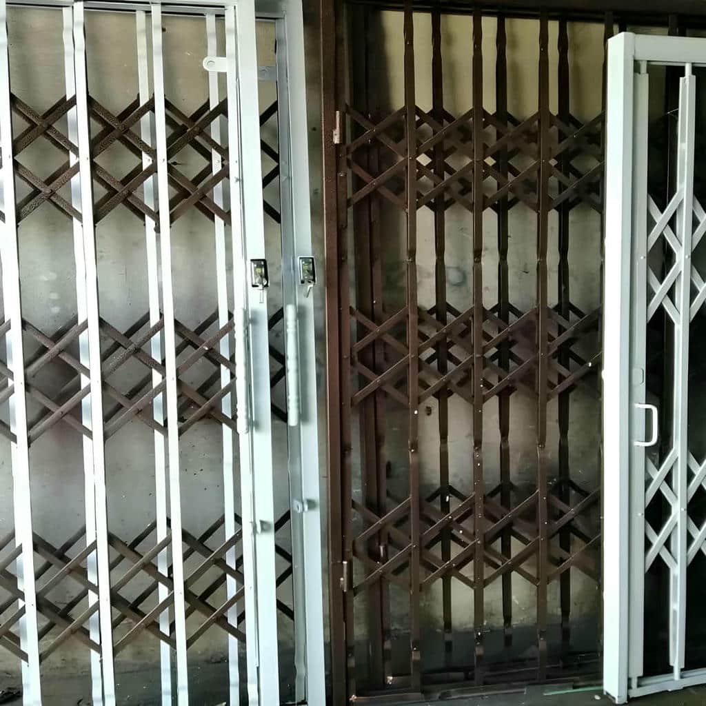 خرید درب آکاردئونی سه‌گل در لواسان