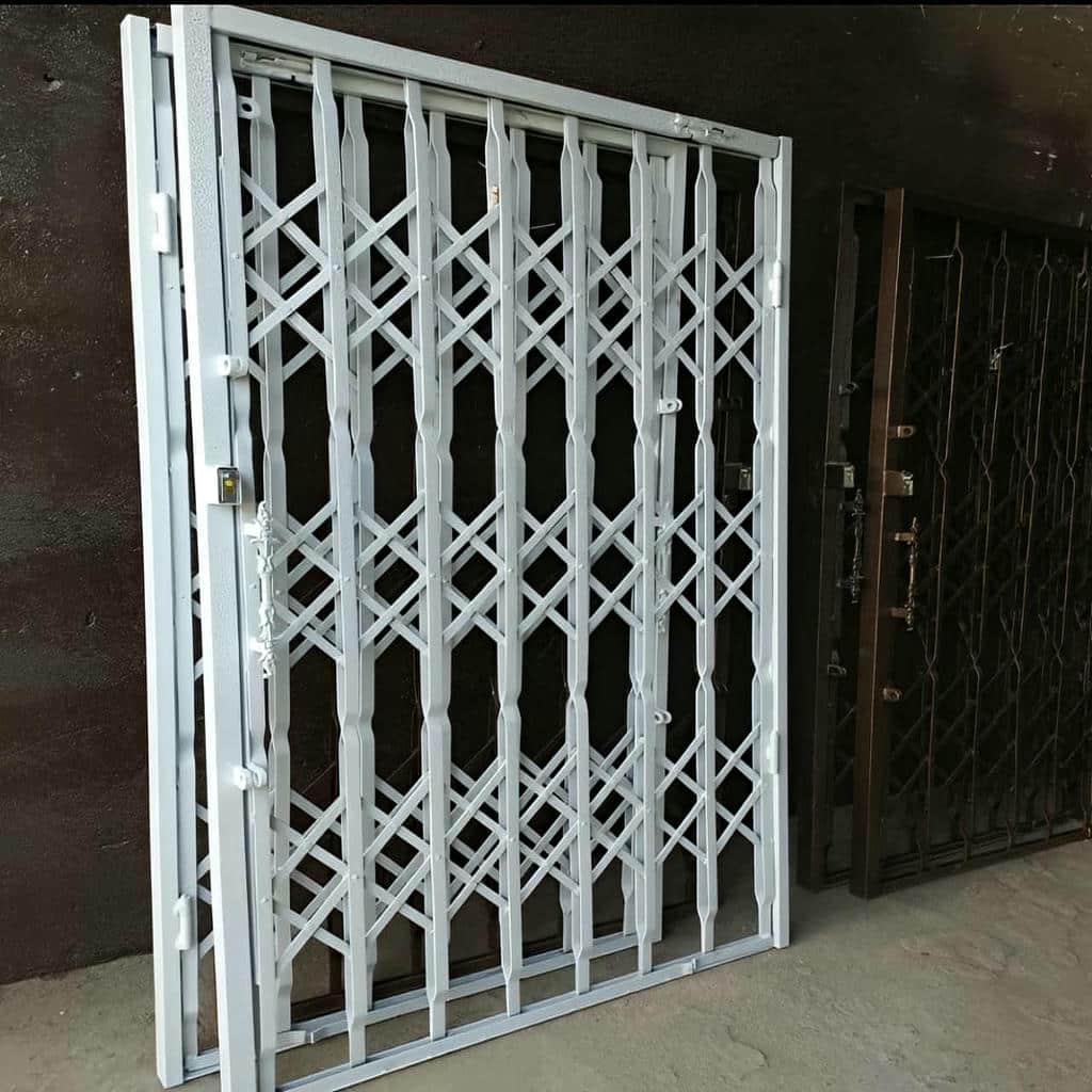 درب آکاردئونی در آبسرد