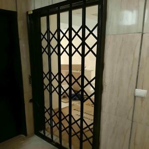 درب آکاردئونی در اراک