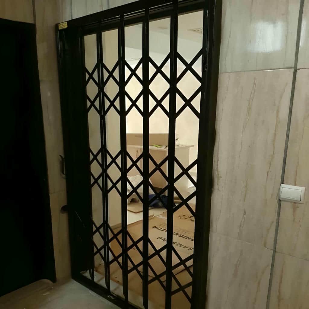 درب آکاردئونی در اراک