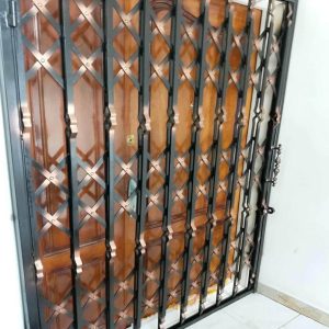 درب آکاردئونی در استان گیلان