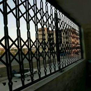 درب آکاردئونی در دماوند