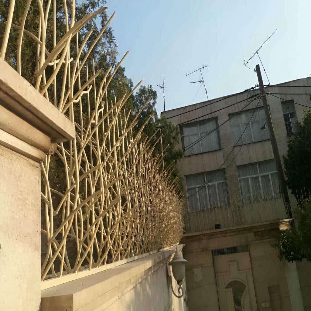 خرید حفاظ شاخ گوزنی دیوار پیرامونی در همدان