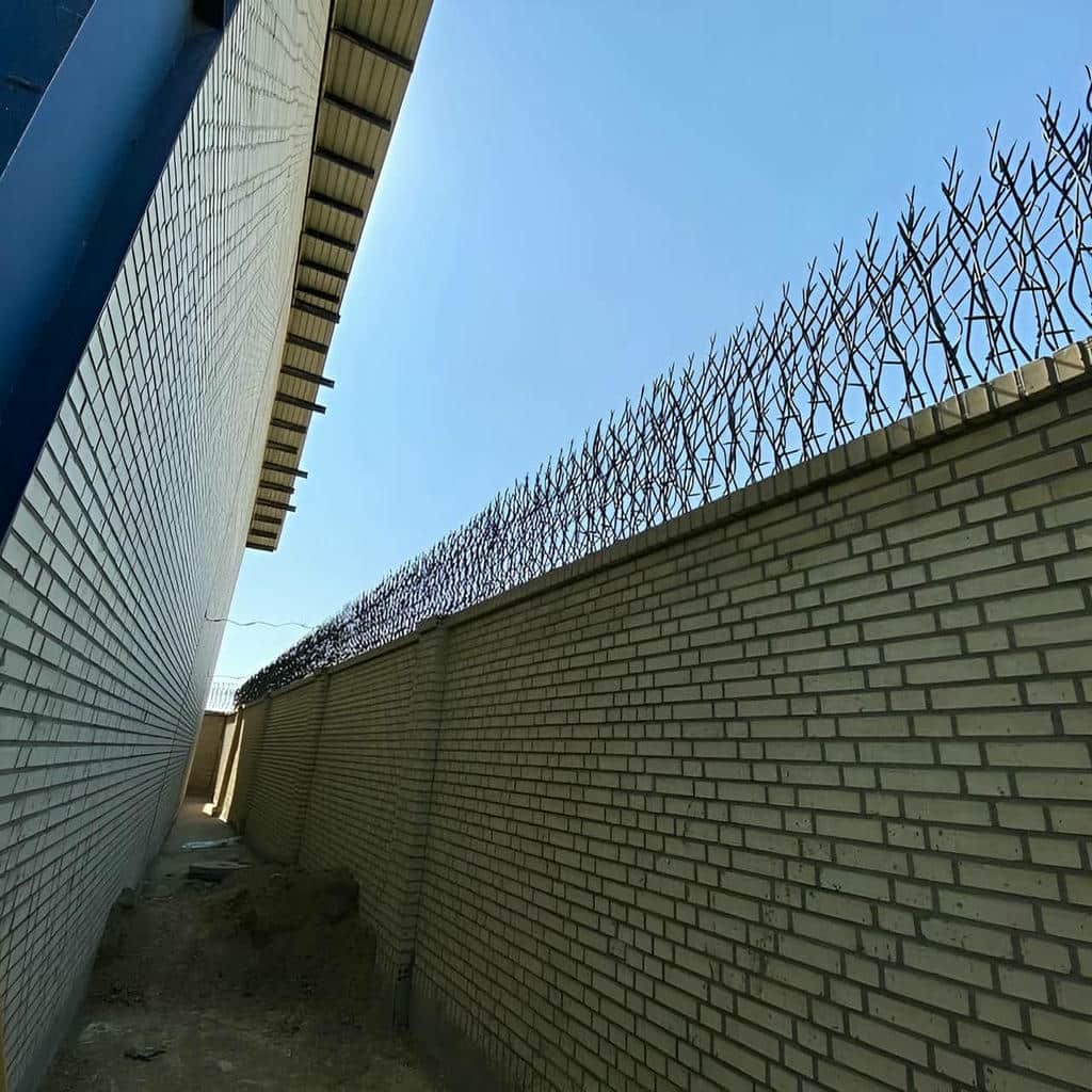 نصب حفاظ شاخ گوزنی نوک تیز در نسیم شهر