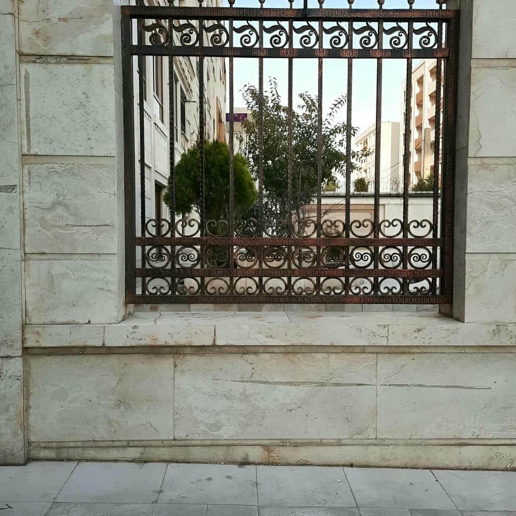 کارخانه حفاظ پنجره ابعاد سفارشی در اندیشه