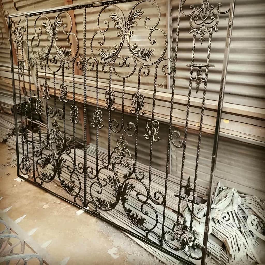 قیمت حفاظ پنجره فرفورژه کلاسیک در مهرشهر کرج