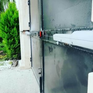 جک درب پارکینگ در رفسنجان