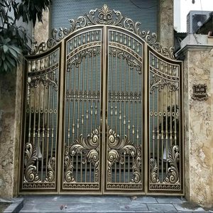 درب حیاط در رشت