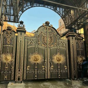 درب حیاط در بیرجند