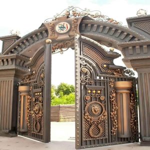درب حیاط در فشم