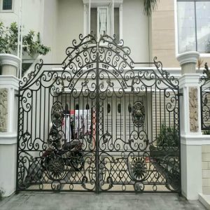 درب حیاط در کرمان