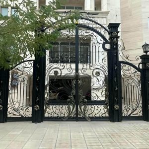 درب حیاط در نوشهر
