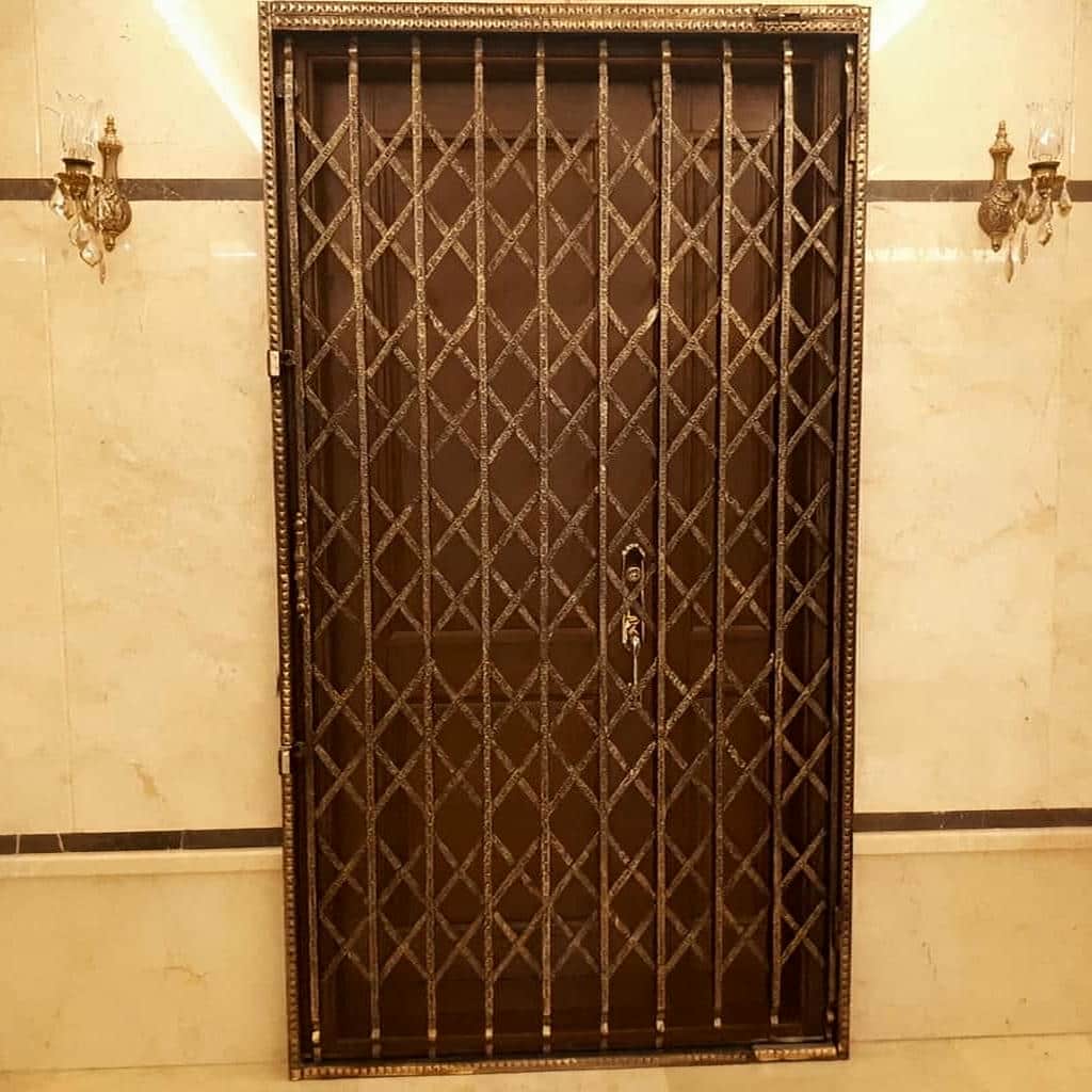 خرید درب آکاردئونی طلایی سلطنتی برای ورودی واحد