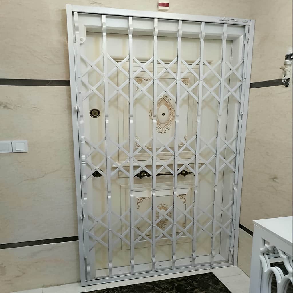 درب آکاردئونی با ریل روان و تراز