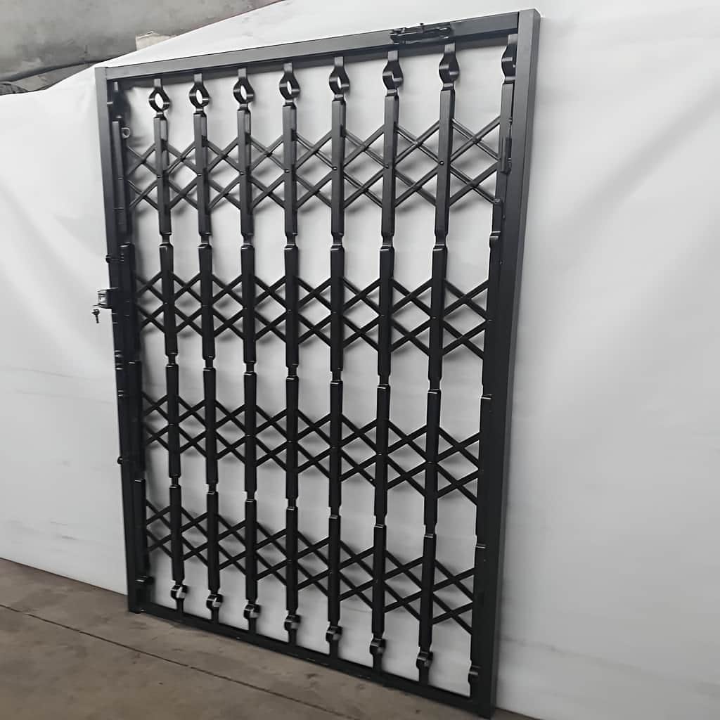 درب آکاردئونی با قفل ایمن و مقاوم